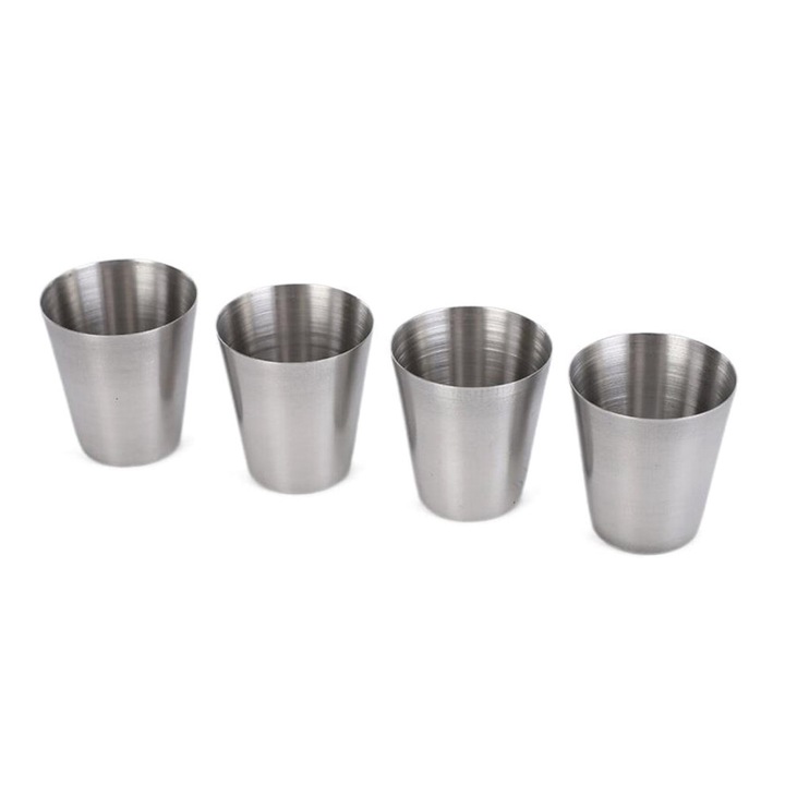 4 db rozsdamentes acél shot pohár szett PU bőr tokkal, 30ml, 4cm