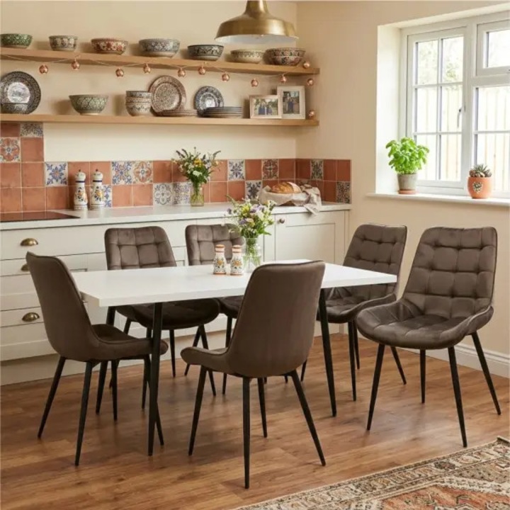 Set Masa Extensibila Bucatarie / Dining Lisabona Alba ARTA TABLE 140-185 x 80 cm cu 6 Scaune Onix Maro, Tapitate Catifea, Picioare Metalice Negre