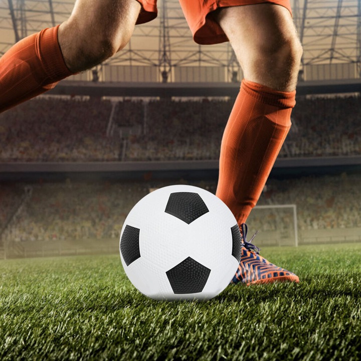 Minge fotbal cauciuc, marimea 5, negru alb, cu ac de umflare si plasa