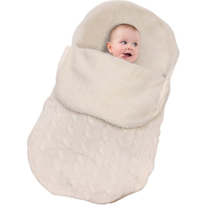 Paturica groasa pentru bebelusi, tricotata, cu fleece, alb, 80x100cm