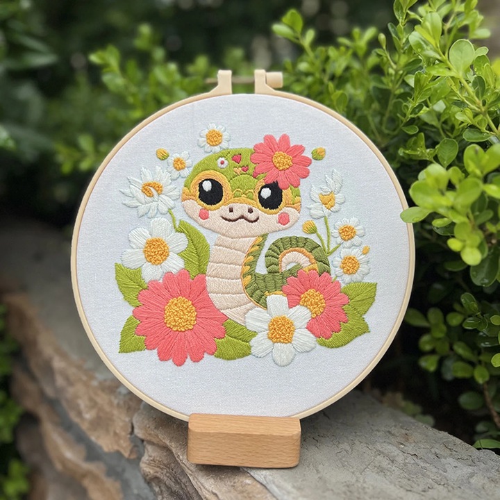Set broderie pentru incepatori, model floral, multicolor