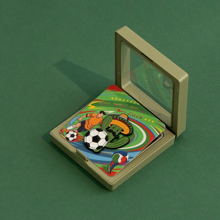 2026-os futball emléktárgy jelvény, ajándékszett, többszínű, 25 db
