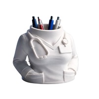 Suport Pixuri si Organizator Birou Printat 3D, Model Doamna Doctor, Suport Creioane si Instrumente de Scris