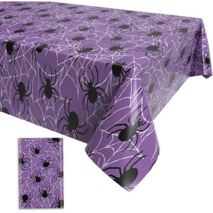 Műanyag Halloween asztalterítő, lila pókhálókkal és pókokkal, 129,5 x 221 cm, vízálló