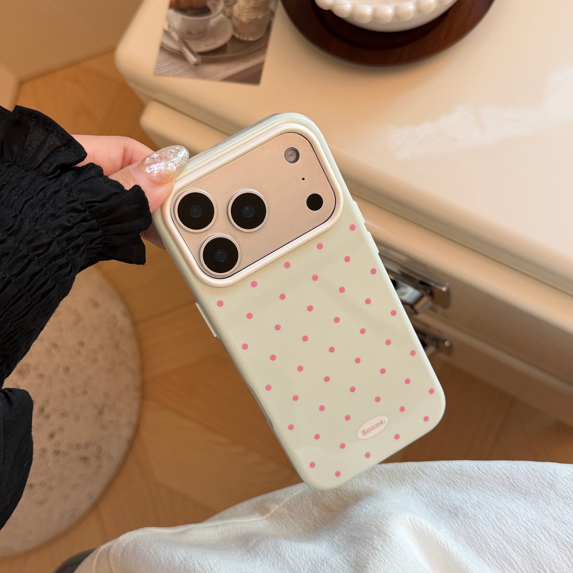 Husa telefon TPU, model buline retro si color-block, protectie soc, pentru iPhone 17 Pro