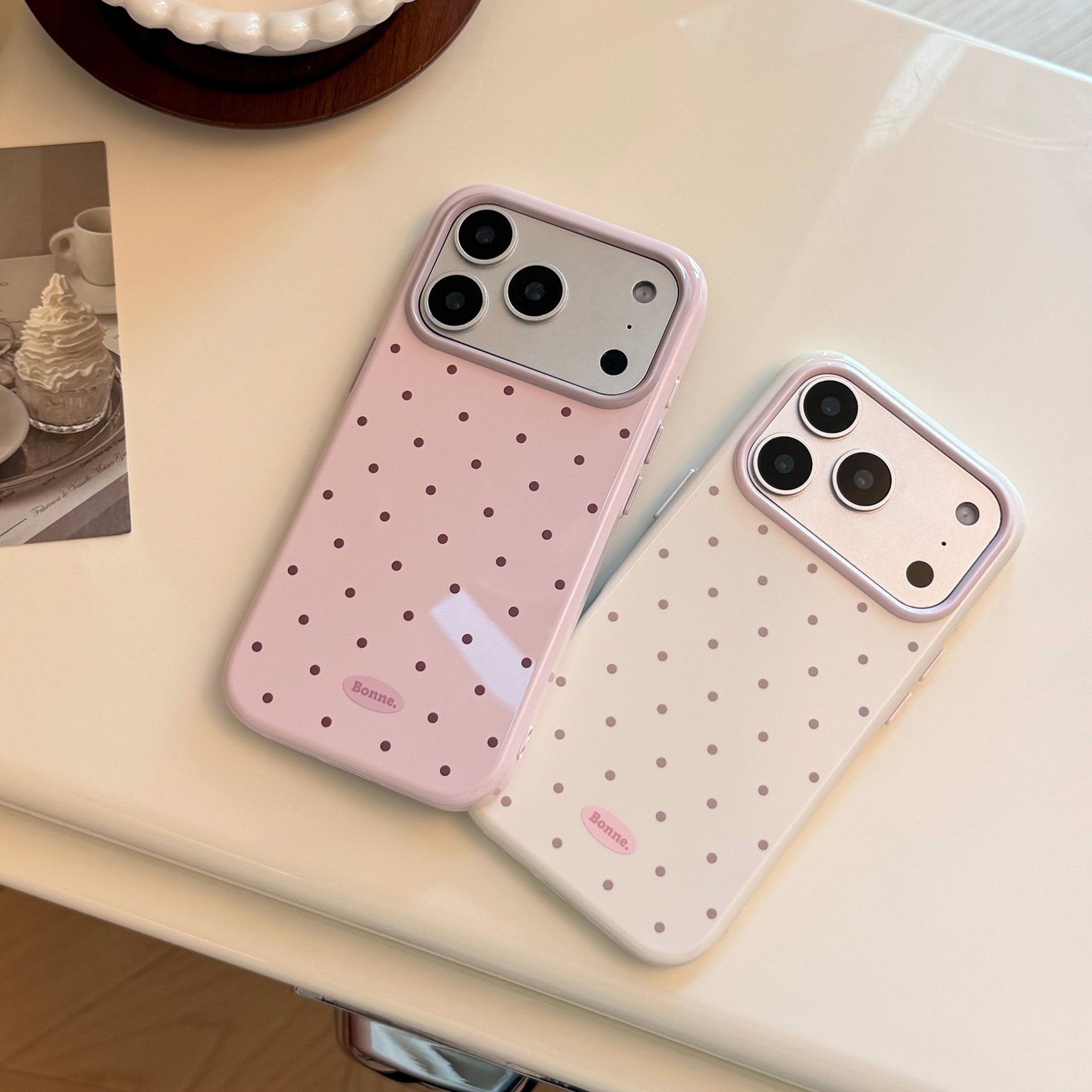 Husa telefon TPU, model buline retro si color-block, protectie soc, pentru iPhone 17 Pro