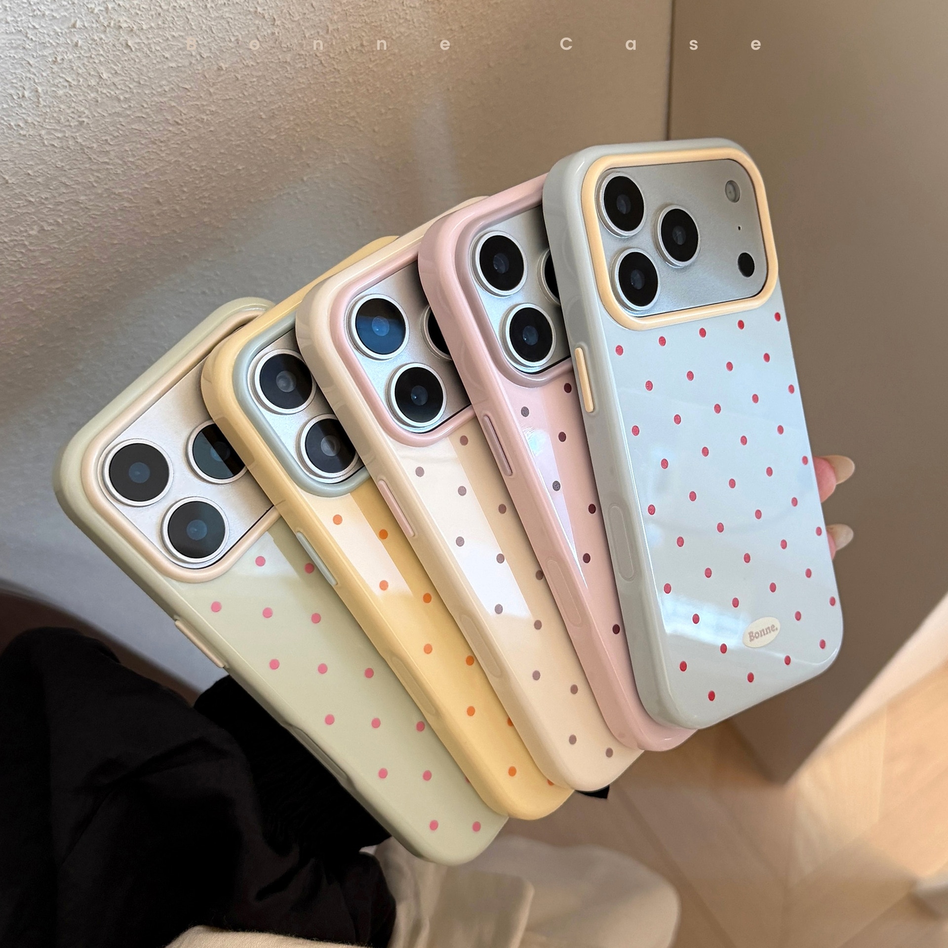 Husa telefon TPU, model buline retro si color-block, protectie soc, pentru iPhone 17 Pro