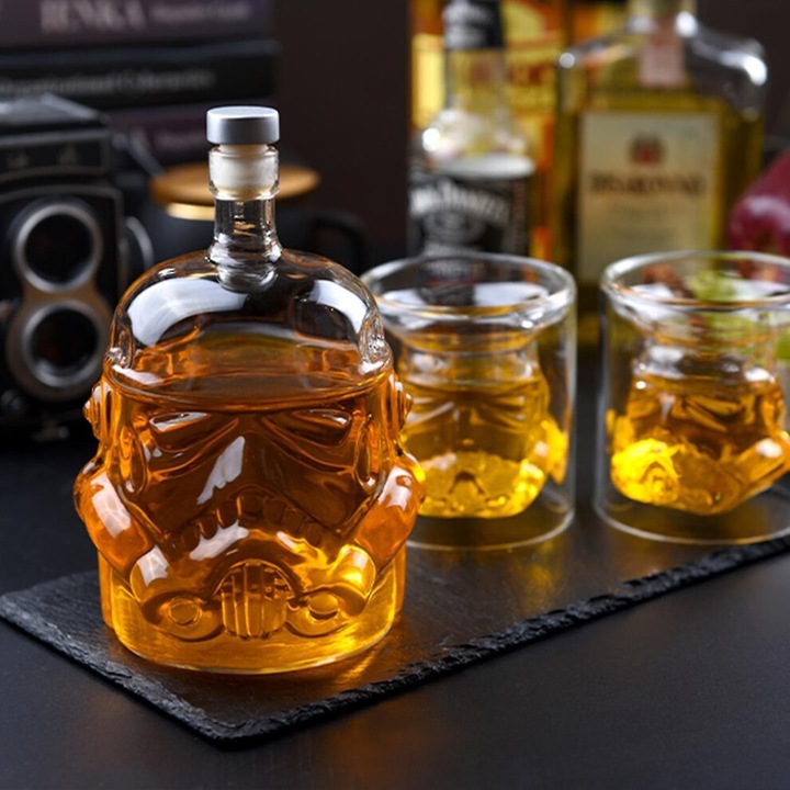 Whisky dekantáló boroszilikát üveg 750ml Stormtrooper fehér 17x11.5x11cm