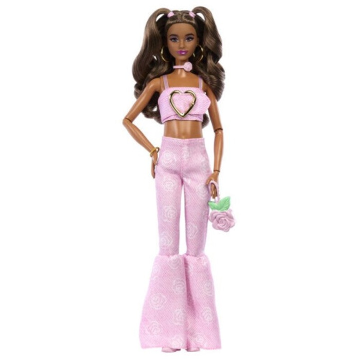 Papusa Barbie Deluxe Tinuta Inima Roz
