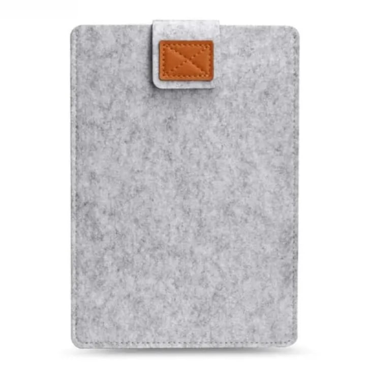 Husa pentru laptop 13 inch FQ-K0276-20260903-1811, fetru de lana cu clapeta, compatibil MacBook Pro/Air 13, gri deschis