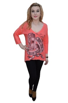 Tricou scurt in fata si lung in spate,imprimeu fin,D&J Exclusive, Corai Tricou scurt in fata si lung in spate,imprimeu fin,D&J Exclusive, Corai