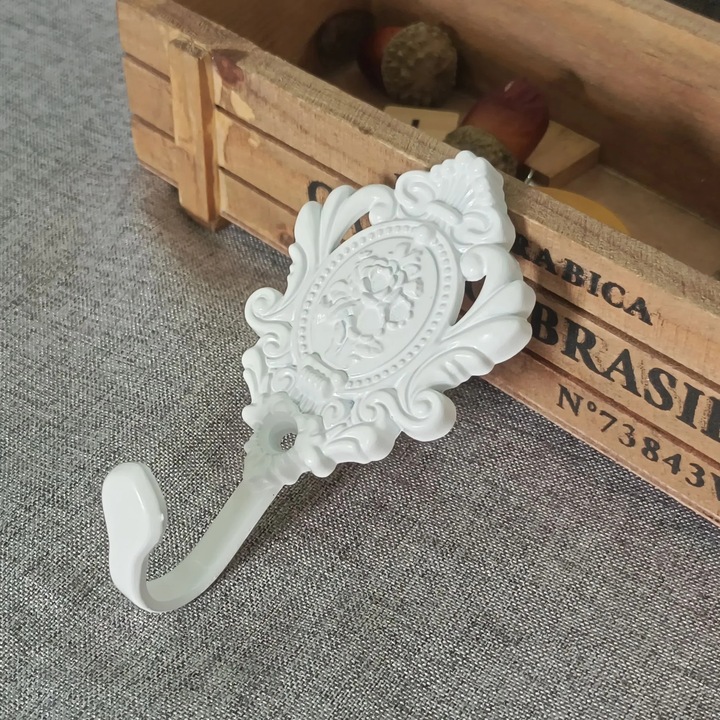 Carlig perdea YANYXR zinc aliaj european alb lapte 9.8x5cm