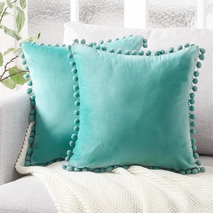 Perne decorative patrate, verde aqua, catifea poliester, cu pompoane, 45x45cm