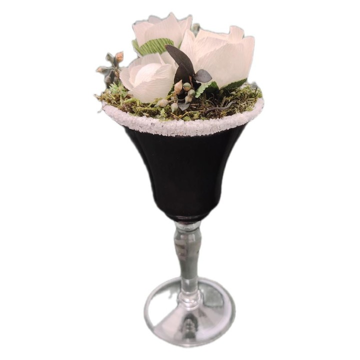 Kézzel készített dekoratív virágkompozíció „Blooming Cocktail – Ivory Burgundy”, burgundi kristálypohárban, prémium krepp papírvirág és kriogén virágok, 21 cm