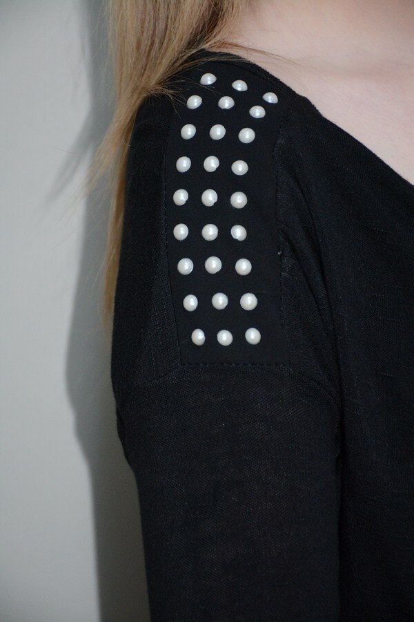 Bluza chic, decolteu tip cascada, margele la umeri,D&J Exclusive,, Negru