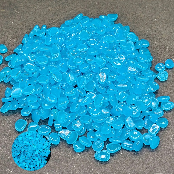 Pietre decorative luminescente ZYBLSSBB, pietricele fosforescente pentru gradina si acvariu, albastru, 200 buc., 13–17 mm, plastic