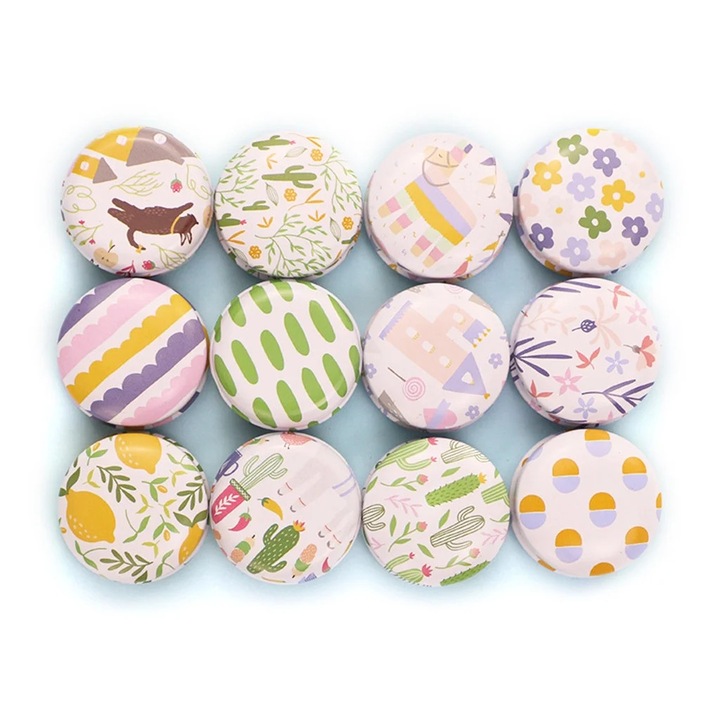 Set 12 cutii rotunde metalice vintage multicolor 4x2.2cm pentru depozitare bomboane