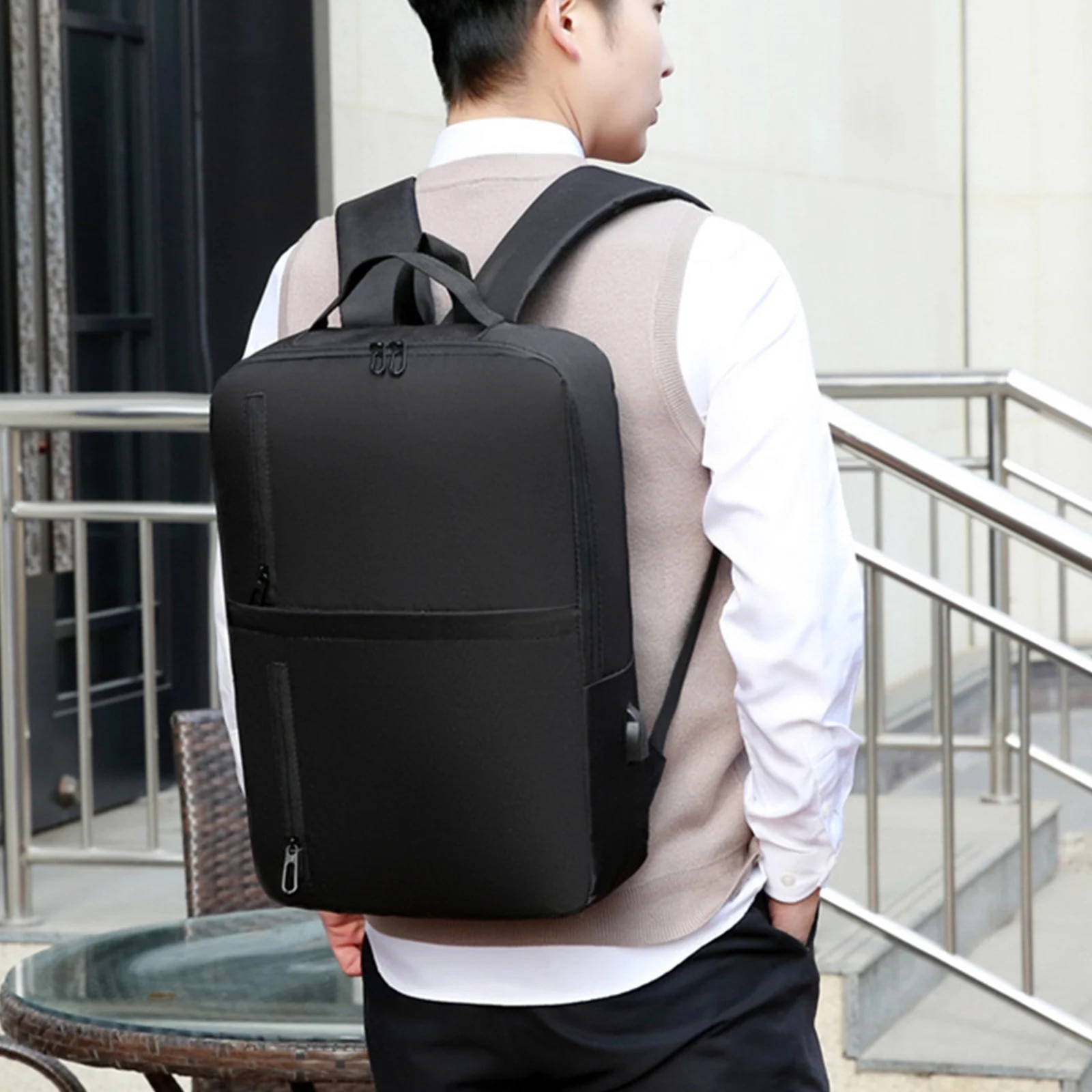 Rucsac laptop 15.6 inch, slim, rezistent, cu port USB, negru, 43x31x12cm
