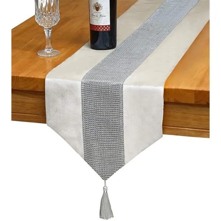 Asztalterítő, 32x180cm, poliészter, bézs, strassz szalaggal és pomponokkal, 1 db-os szett