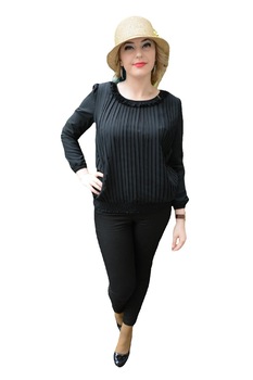 Bluza cu design interesant, betelie lata in partea de jos,D&J Exclusive, Negru Bluza cu design interesant, betelie lata in partea de jos,D&J Exclusive, Negru