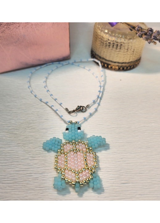 Colier handmade broasca testoasa – pandantiv din margele Toho, bijuterie de vara - Amma Design