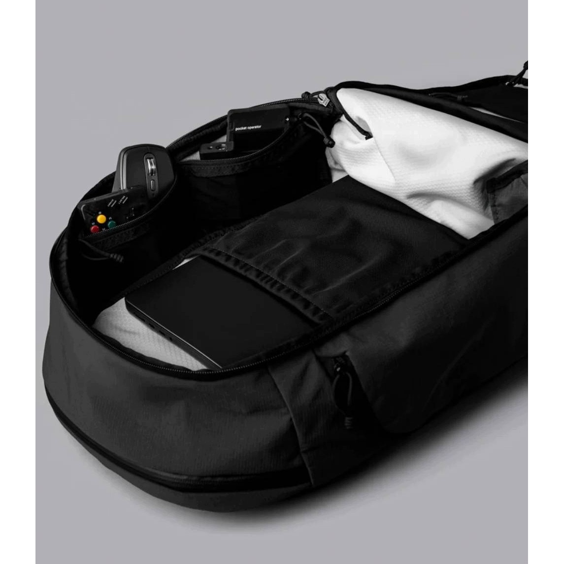 Rucsac laptop Alpaka Traverse 30 l negru ergonomic rezistent 40x30x15cm