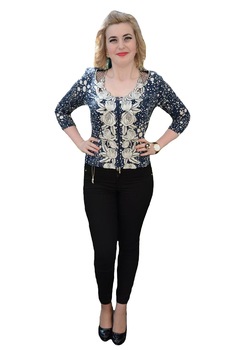 Bluza aparte, moderna, cu design de buline si flori,D&J Exclusive, Albastru marin Bluza aparte, moderna, cu design de buline si flori,D&J Exclusive, Albastru marin