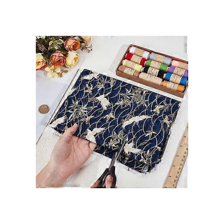 Anyag: pamut textil, hattyú mintás, barnás, sötétkék, 1x1.5m