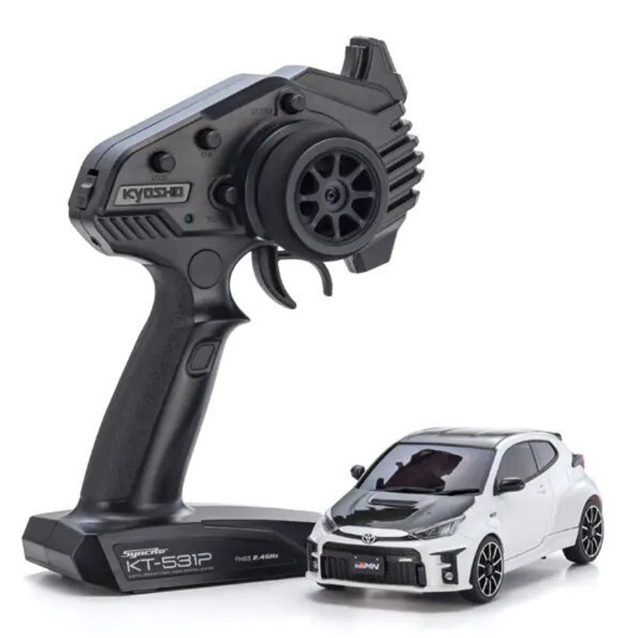 RC autó Kyosho Toyota GRMN Yaris Circuit Package gyöngyházfehér 14.4x7x5.6cm