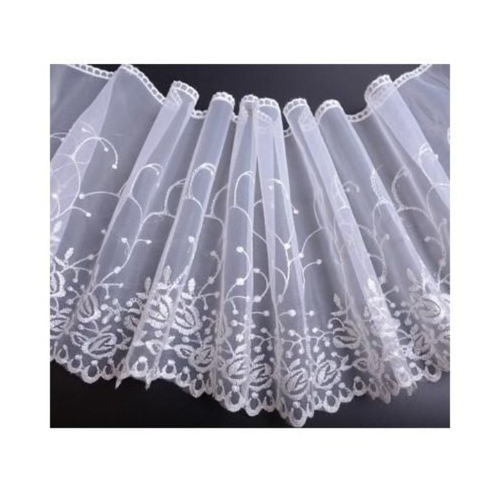 Hímzett rózsaszín csipke, organza, 25x100cm, fehér