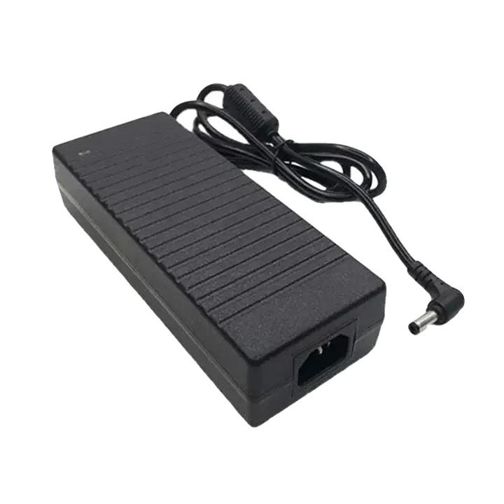 Feszültségátalakító 220V-ról 12V-ra, 15A, kompozit anyagok, univerzális, standard méretek