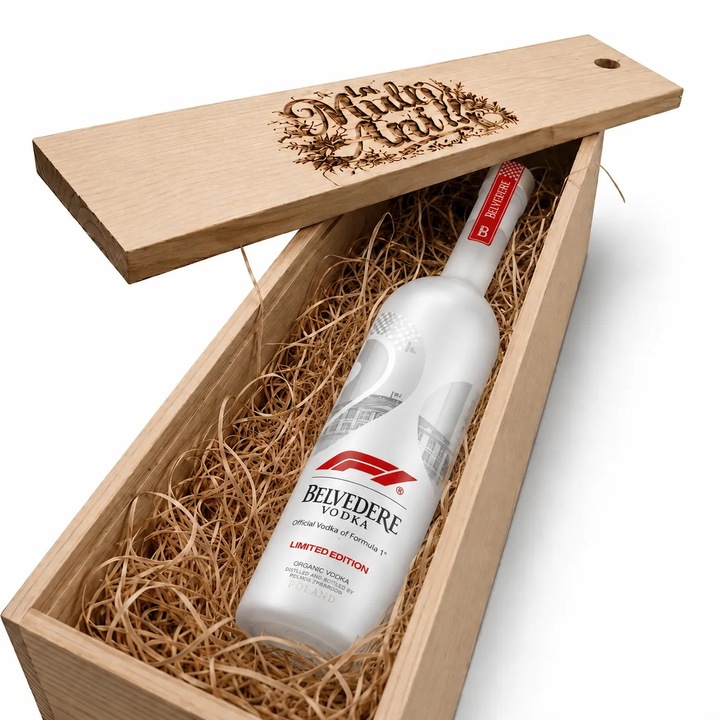 Pachet Cadou Cutie Lemn Personalizata Vodca Belvedere Limited Edition Formula 1, 40%, 0.7L