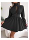 Rochie mini plisata cu maneca lunga si decupaj negru