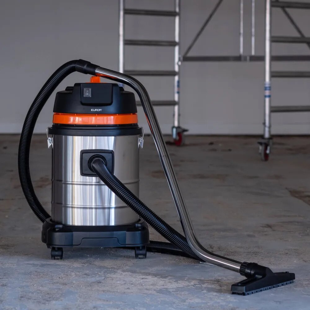 Aspirator umed-uscat Eurom, Force 1240, capacitate reziduala 40 litri, putere aspirare 180 mbar, debit aer 45 l/s, protectie revarsare apa, comutator ON/OFF, filtru detasabil si lavabil manual/in masina de spalat, lungime cablu 10 m, inox/portocaliu
