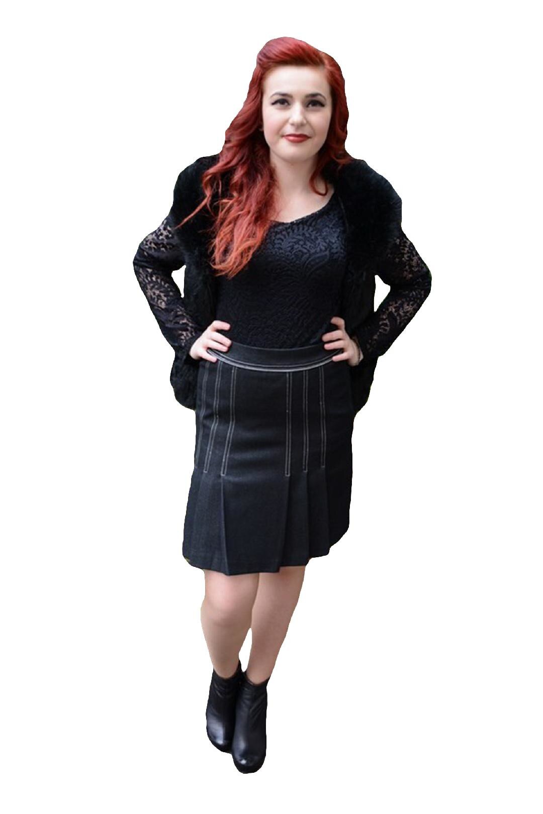 Fusta scurta cu model plisat si cusaturi albe, D&J Exclusive, Gri inchis, 40