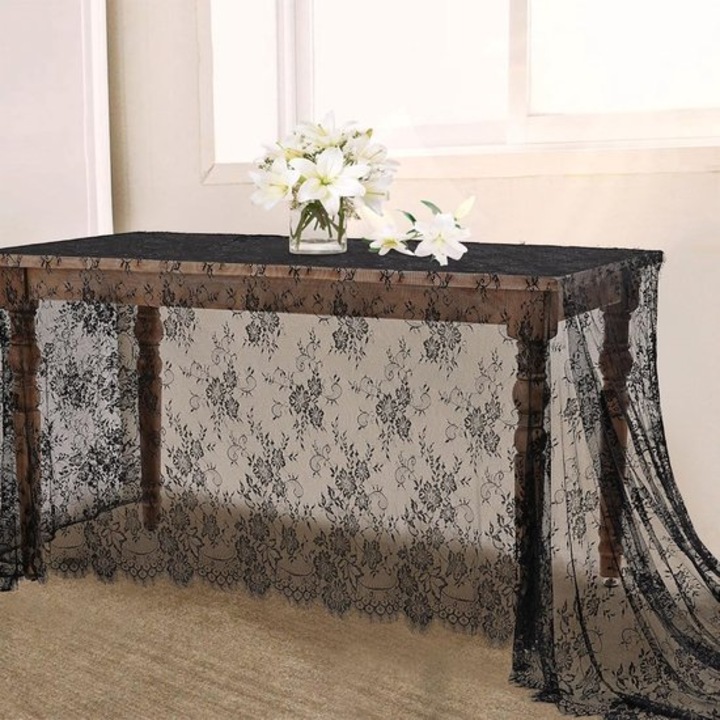 Csipketerítő, K0443-emagCJ-25963 modell, vintage virágmintával és rojtokkal hímzett, 100% csipke, fekete, 33 x 300 cm