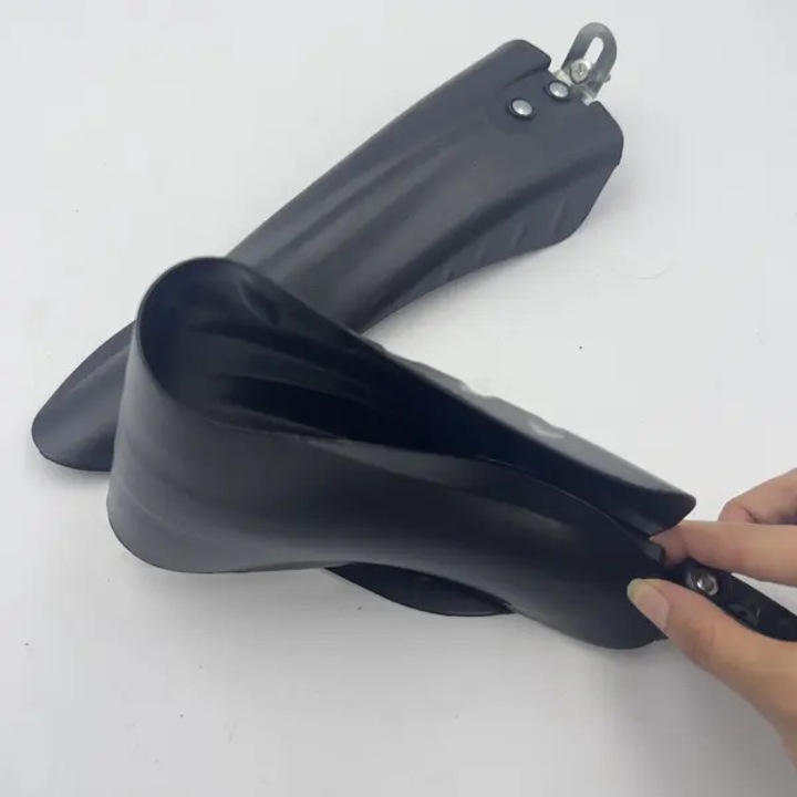 Set aparatori de noroi pentru bicicleta K0544-260804-1619-FDC, universale reglabile fata si spate, din PVC rezistent, negru, 2 buc