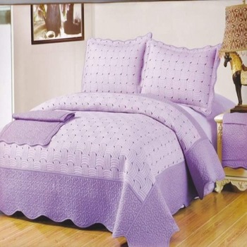 Cuvertura Matlasata din Bumbac cu 2 Fete de Perna Mov Pentru Pat 2 Persoane Cuvertura Matlasata din Bumbac cu 2 Fete de Perna Mov Pentru Pat 2 Persoane