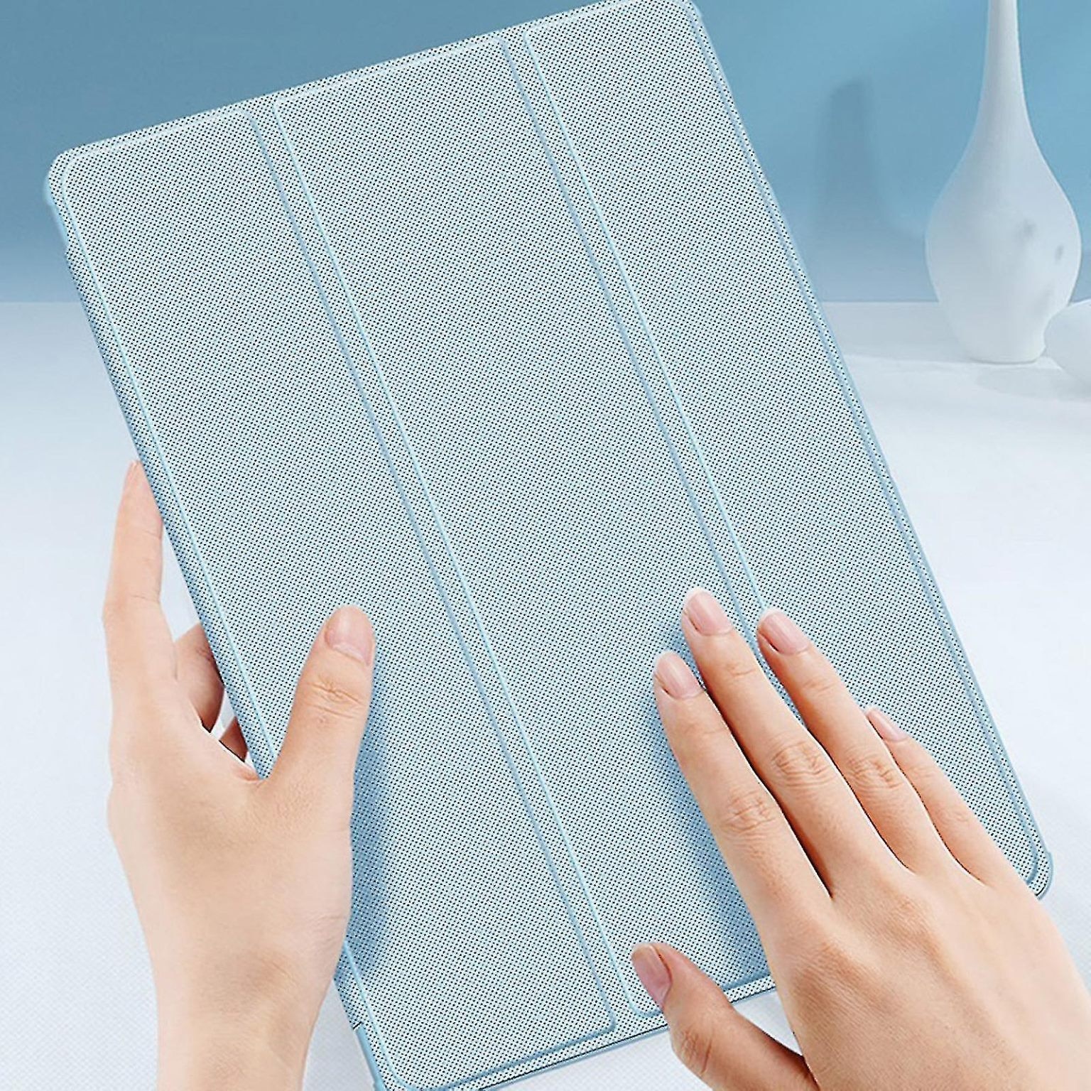 Husa tableta pentru S8/S8 Plus/S8 Ultra, spate transparent, suport trifold cu pen holder, inchidere magnetica, TPU+PU, negru