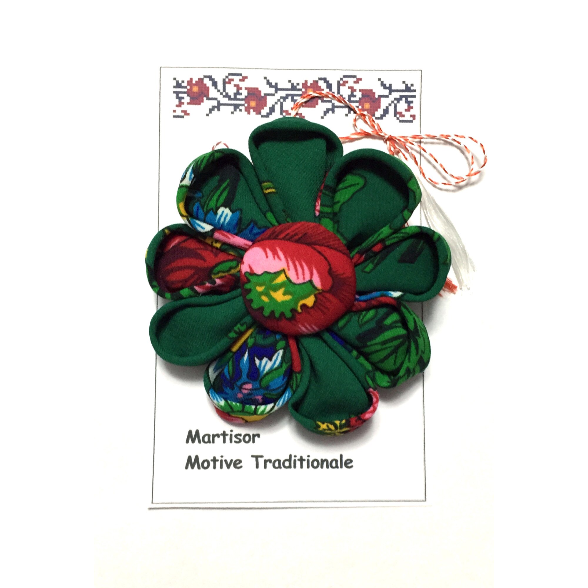 Martisor tip brosa cu motive traditionale romanesti verde