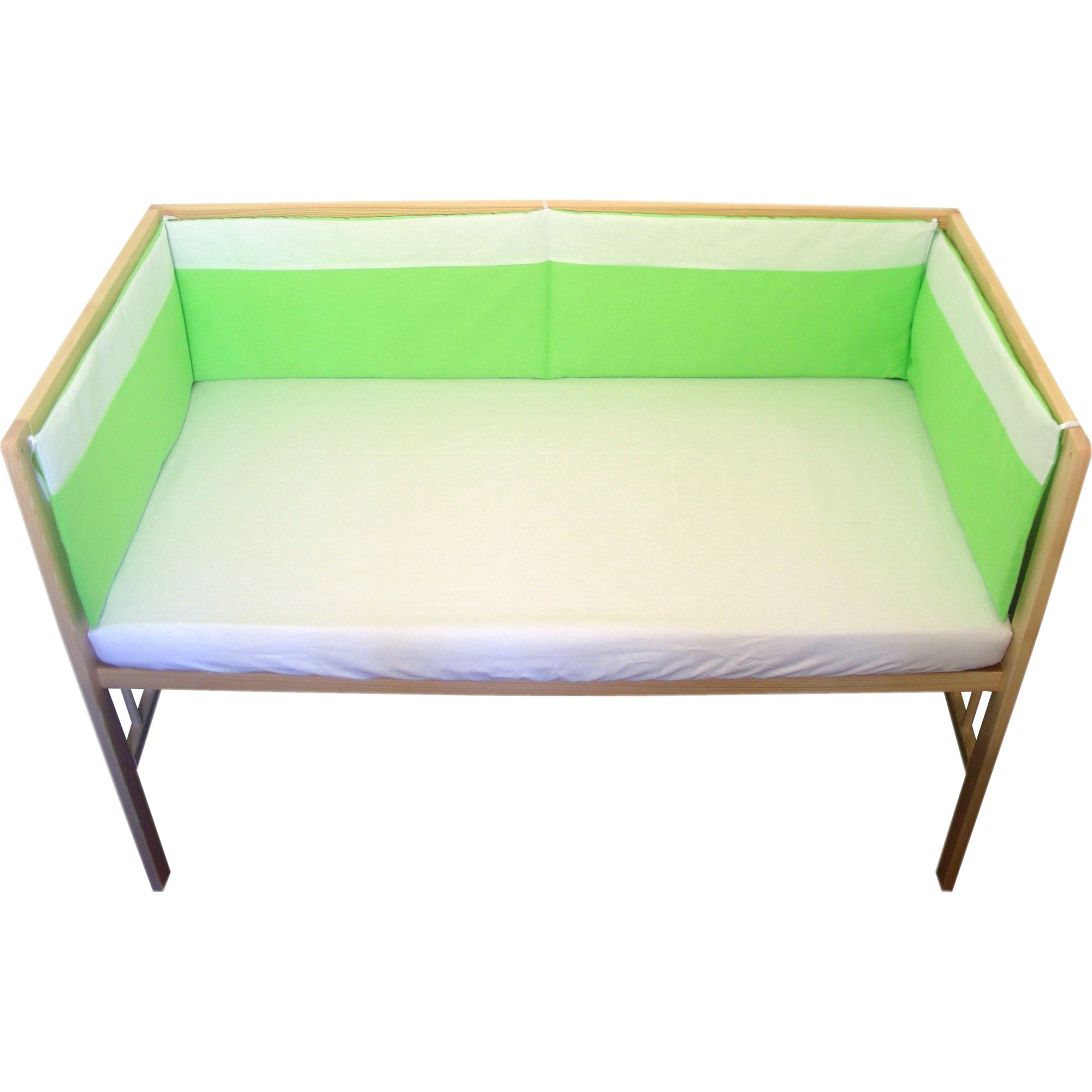 Set aparatoare verde cu alb, in patut 120 x 60 cm