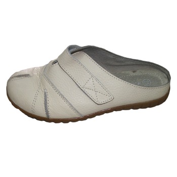 Papuci inchis in fata, din piele naturala cu design format din cusaturi,D&J Exclusive,, Bej, 35 Papuci inchis in fata, din piele naturala cu design format din cusaturi,D&J Exclusive,, Bej, 35