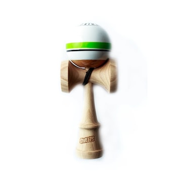 Joc de indemanare Kendama Prime Sport Stripe Home Team alb cu linie verde si negru Joc de indemanare Kendama Prime Sport Stripe Home Team alb cu linie verde si negru