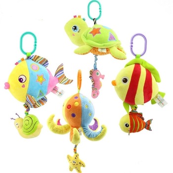 Set 4 jucarii muzicale din plus pentru copii si bebelusi Happy Monkey, cu agatatoare pentru patut si carucior, dimensiuni 30.5X18 centimetri, animalute marine Set 4 jucarii muzicale din plus pentru copii si bebelusi Happy Monkey, cu agatatoare pentru patut si carucior, dimensiuni 30.5X18 centimetri, animalute marine