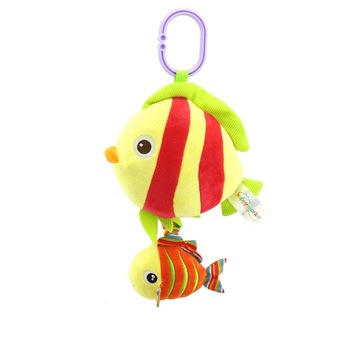 Jucarie muzicala din plus pentru copii si bebelusi Happy Monkey, cu agatatoare pentru patut si carucior, dimensiuni 30.5X18 centimetri, model pestisor cu dungi Jucarie muzicala din plus pentru copii si bebelusi Happy Monkey, cu agatatoare pentru patut si carucior, dimensiuni 30.5X18 centimetri, model pestisor cu dungi