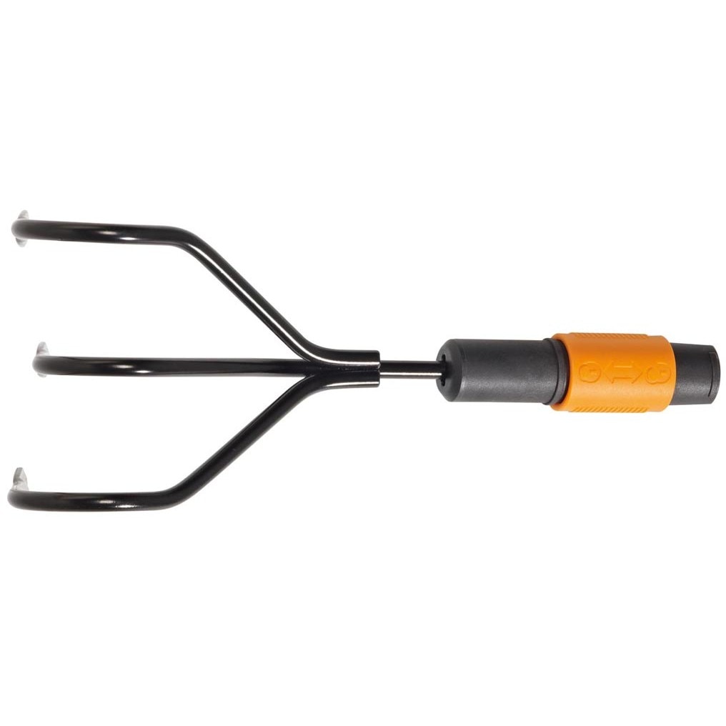 Cultivator cu 3 dinti