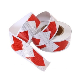 Rola banda reflectorizanta alba cu sageata rosie 5cm x 25m Rola banda reflectorizanta alba cu sageata rosie 5cm x 25m