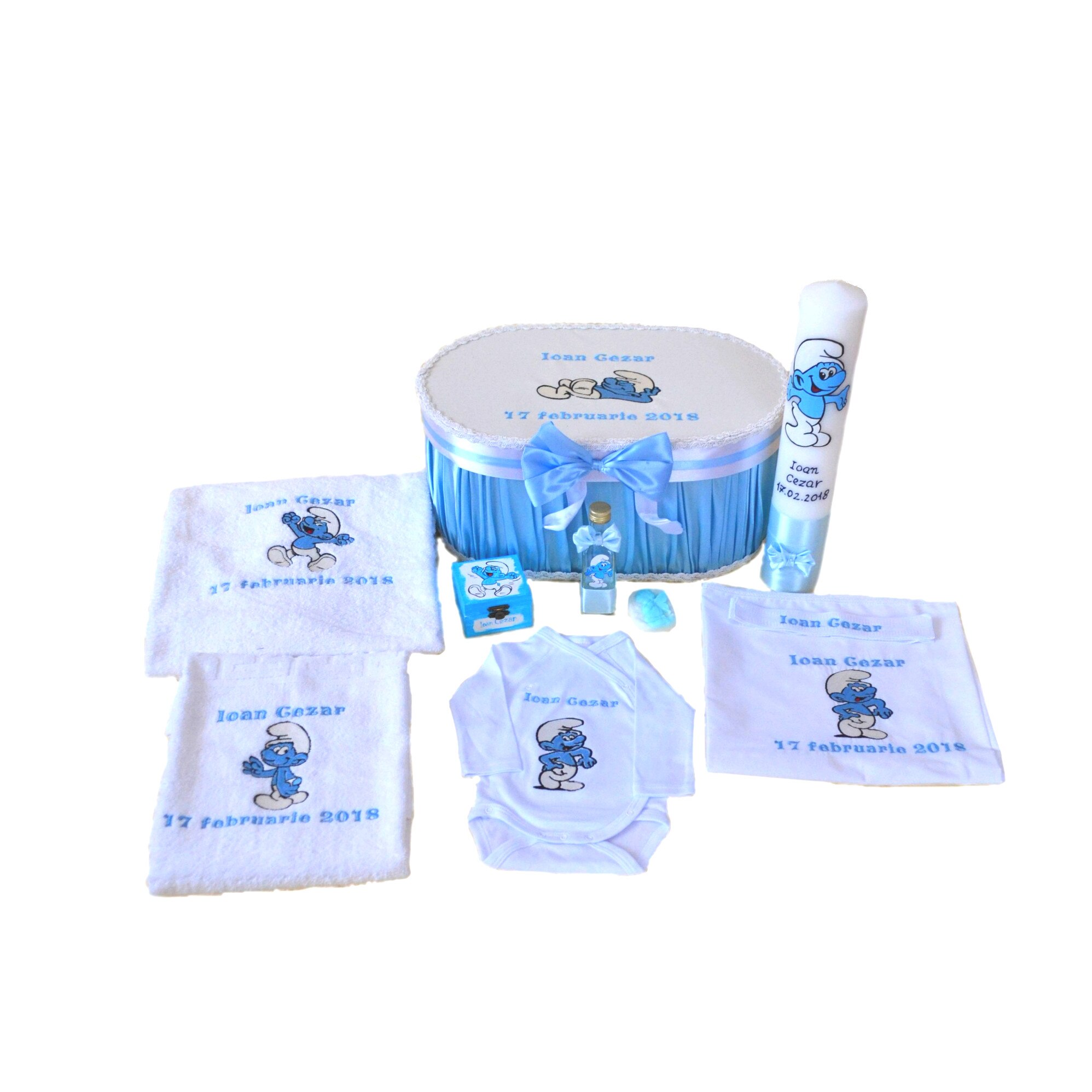 Set botez brodat cu Strumfi format din 10 piese personalizate