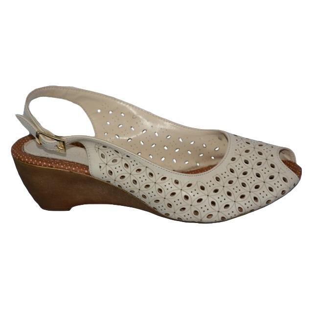 Sandale clasice, perforate, si varf usor decupat,D&J Exclusive, Bej