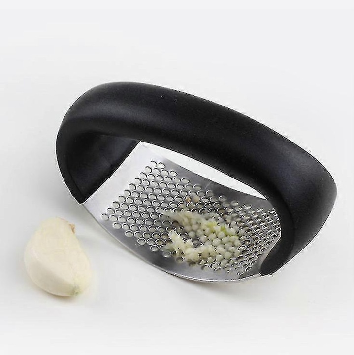 Rozsdamentes acél rocker típusú fokhagymanyomó ergonomikus fogantyúval, fekete, 10.7x6.9x5.1 cm